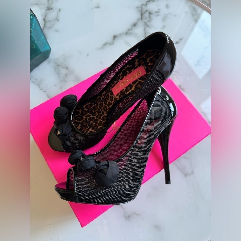NWT Betsey Johnson Alexandra Heels